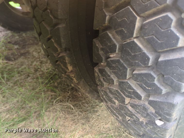 image for item NG9928 1997 International 3800 school bus