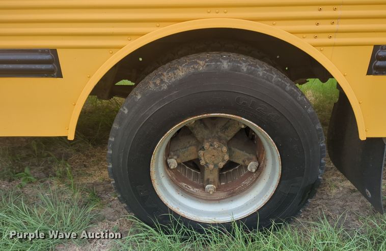 image for item NG9928 1997 International 3800 school bus