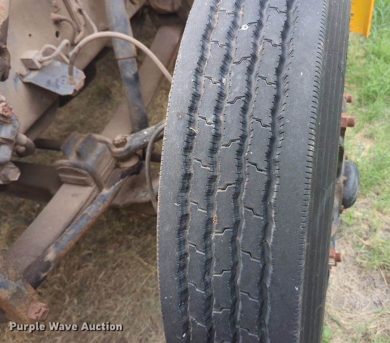 image for item NG9928 1997 International 3800 school bus