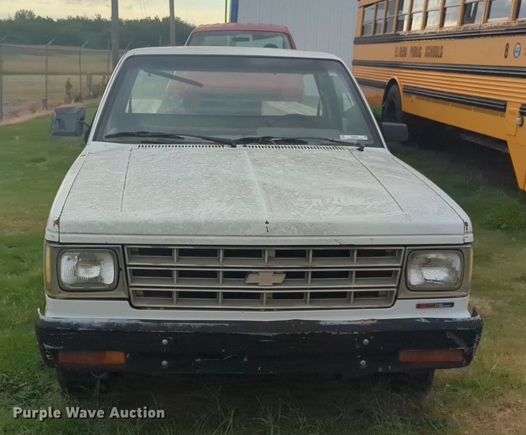 image for item NG9930 1988 Chevrolet S10 utility bed pickup truck