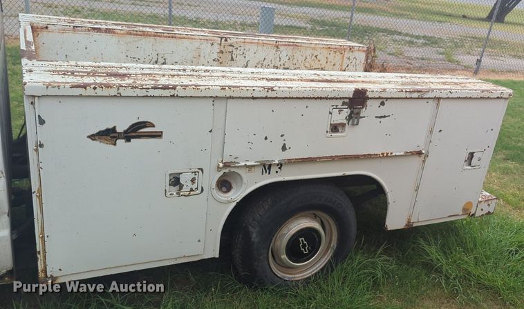 image for item NG9930 1988 Chevrolet S10 utility bed pickup truck