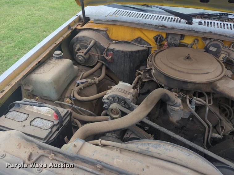 image for item NG9930 1988 Chevrolet S10 utility bed pickup truck