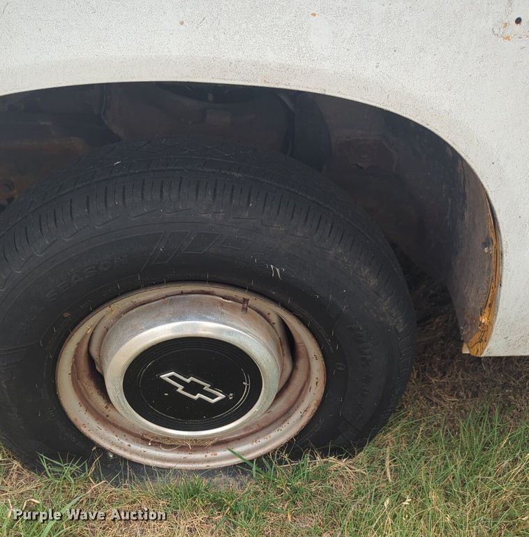 image for item NG9930 1988 Chevrolet S10 utility bed pickup truck