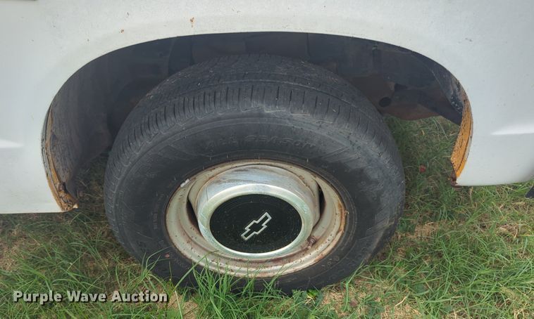 image for item NG9930 1988 Chevrolet S10 utility bed pickup truck