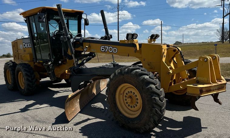 image for item NQ9680 2007 John Deere  670D motor grader