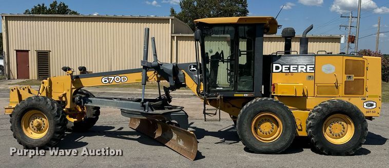 image for item NQ9680 2007 John Deere  670D motor grader