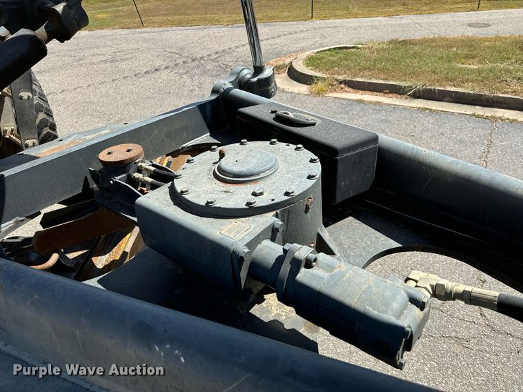 image for item NQ9680 2007 John Deere  670D motor grader