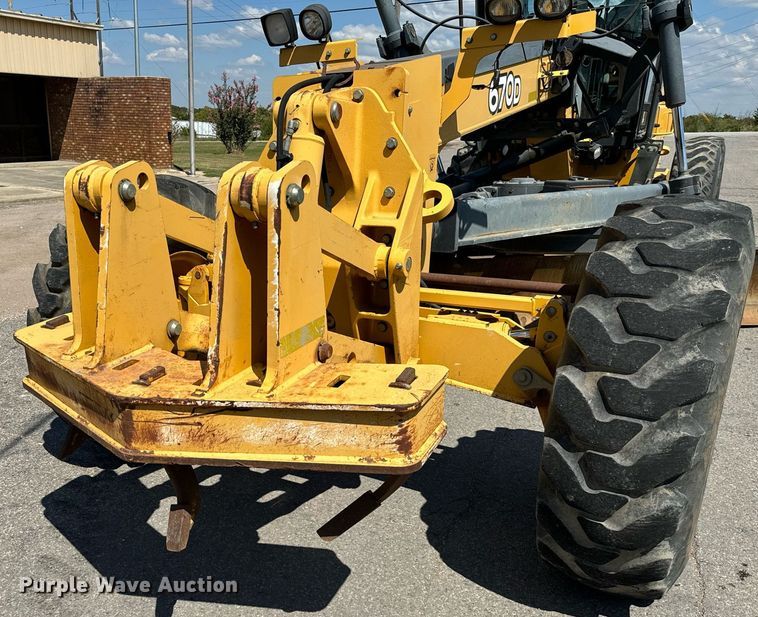 image for item NQ9680 2007 John Deere  670D motor grader