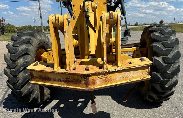 image for item NQ9680 2007 John Deere  670D motor grader