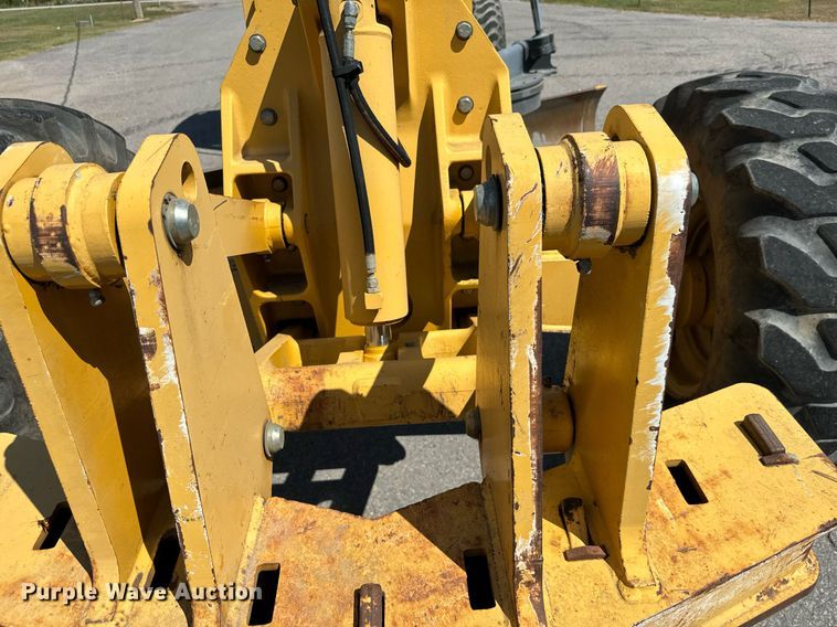 image for item NQ9680 2007 John Deere  670D motor grader