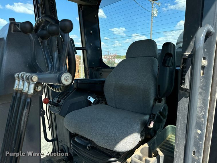 image for item NQ9680 2007 John Deere  670D motor grader