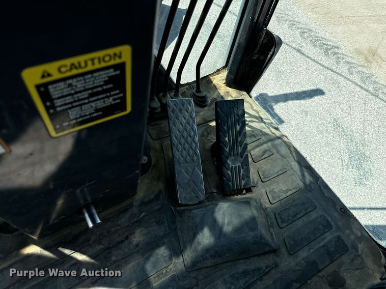 image for item NQ9680 2007 John Deere  670D motor grader