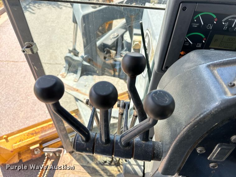 image for item NQ9680 2007 John Deere  670D motor grader