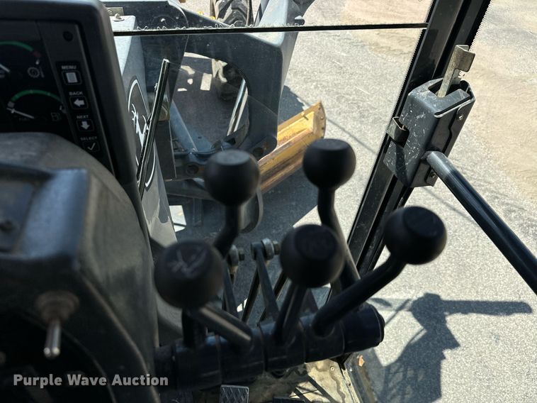 image for item NQ9680 2007 John Deere  670D motor grader