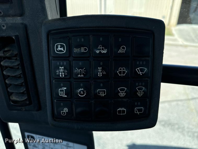 image for item NQ9680 2007 John Deere  670D motor grader