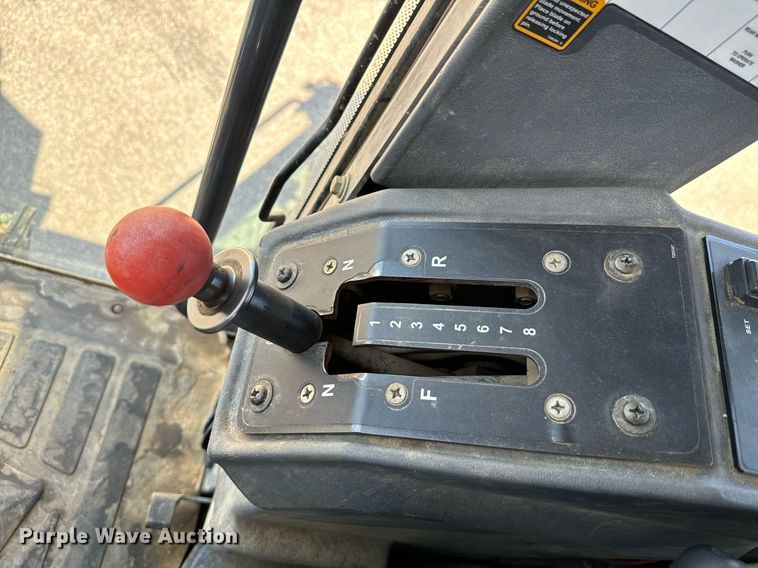 image for item NQ9680 2007 John Deere  670D motor grader