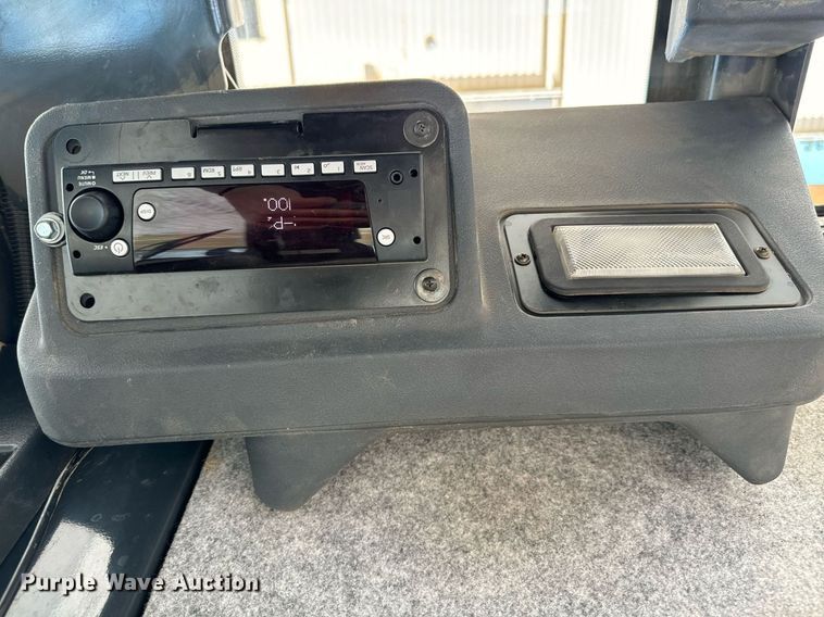 image for item NQ9680 2007 John Deere  670D motor grader