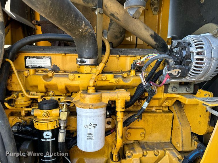 image for item NQ9680 2007 John Deere  670D motor grader