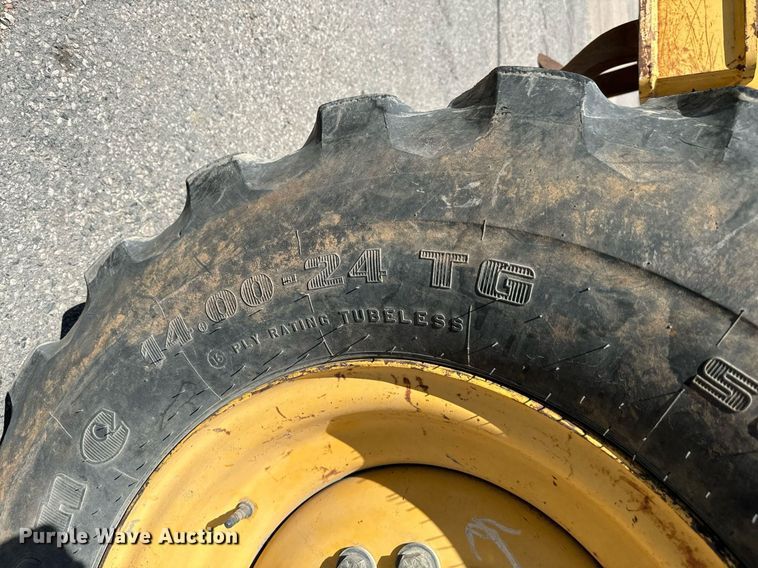 image for item NQ9680 2007 John Deere  670D motor grader