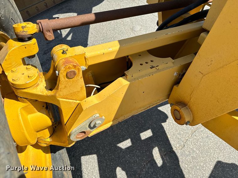 image for item NQ9680 2007 John Deere  670D motor grader