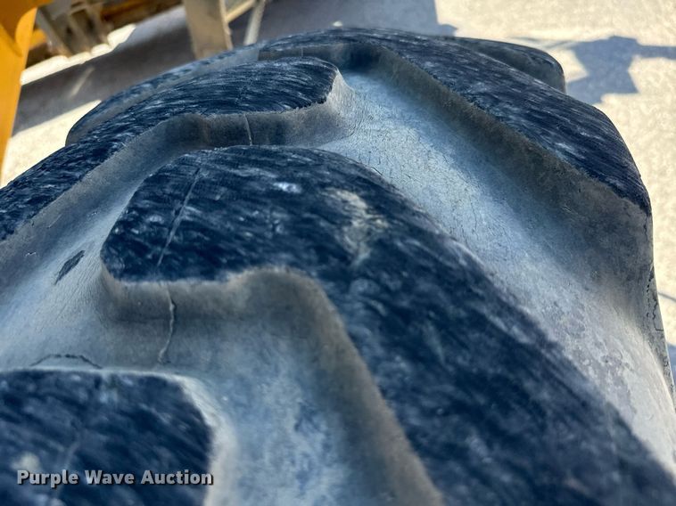 image for item NQ9680 2007 John Deere  670D motor grader