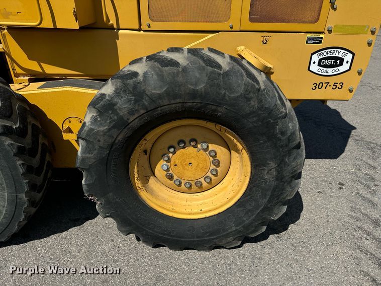 image for item NQ9680 2007 John Deere  670D motor grader