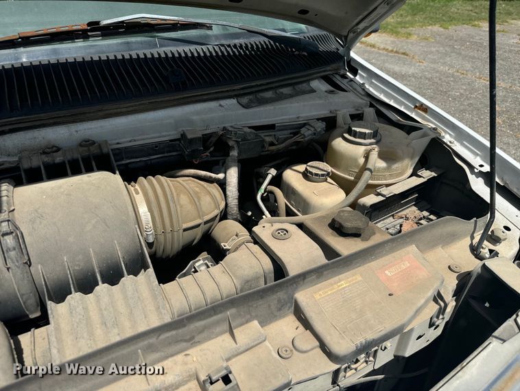 image for item NQ9773 2009 Ford E450 Super Duty shuttle bus