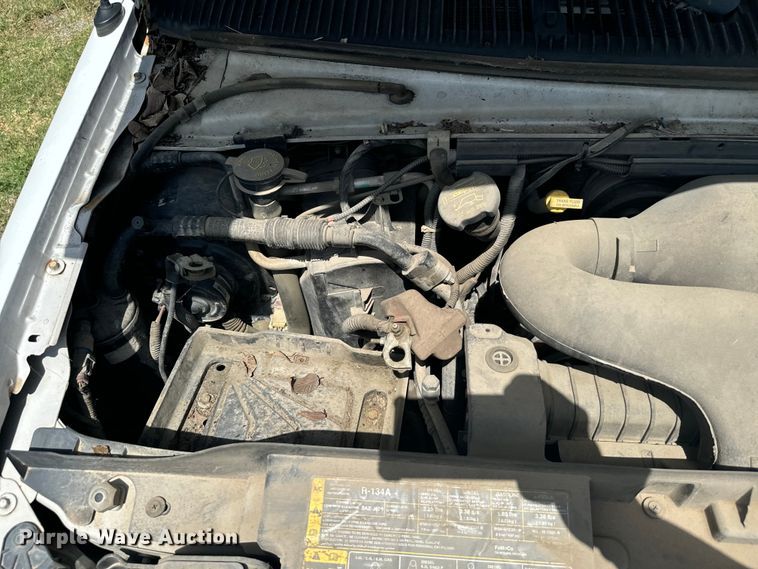 image for item NQ9773 2009 Ford E450 Super Duty shuttle bus