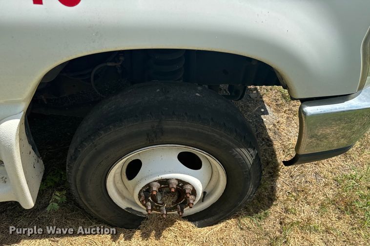 image for item NQ9773 2009 Ford E450 Super Duty shuttle bus