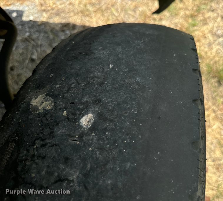 image for item NQ9773 2009 Ford E450 Super Duty shuttle bus