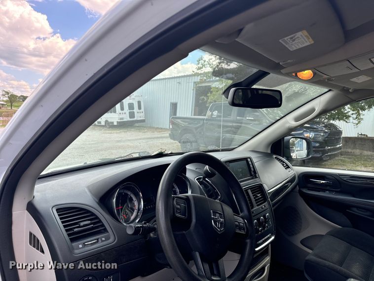 image for item NQ9774 2019 Dodge Grand Caravan  van