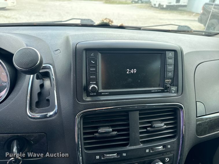 image for item NQ9774 2019 Dodge Grand Caravan  van