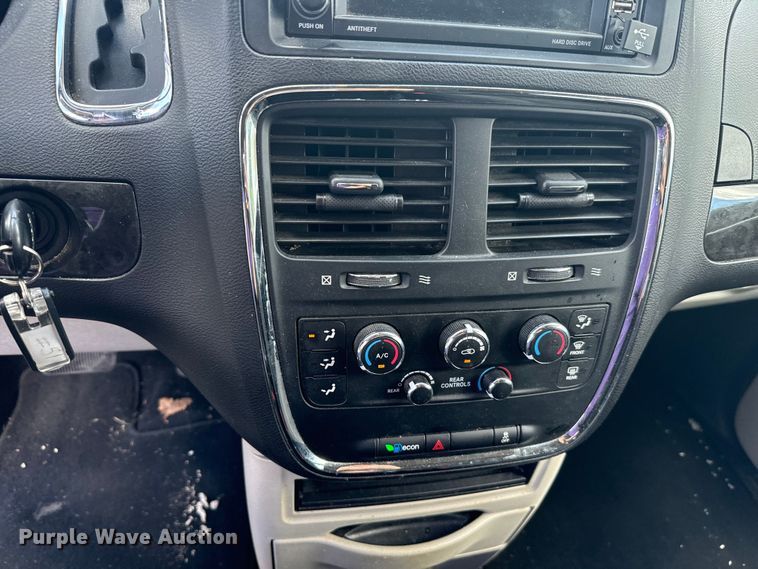 image for item NQ9774 2019 Dodge Grand Caravan  van