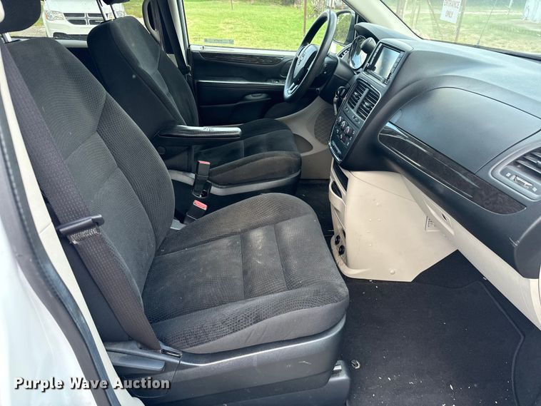 image for item NQ9774 2019 Dodge Grand Caravan  van