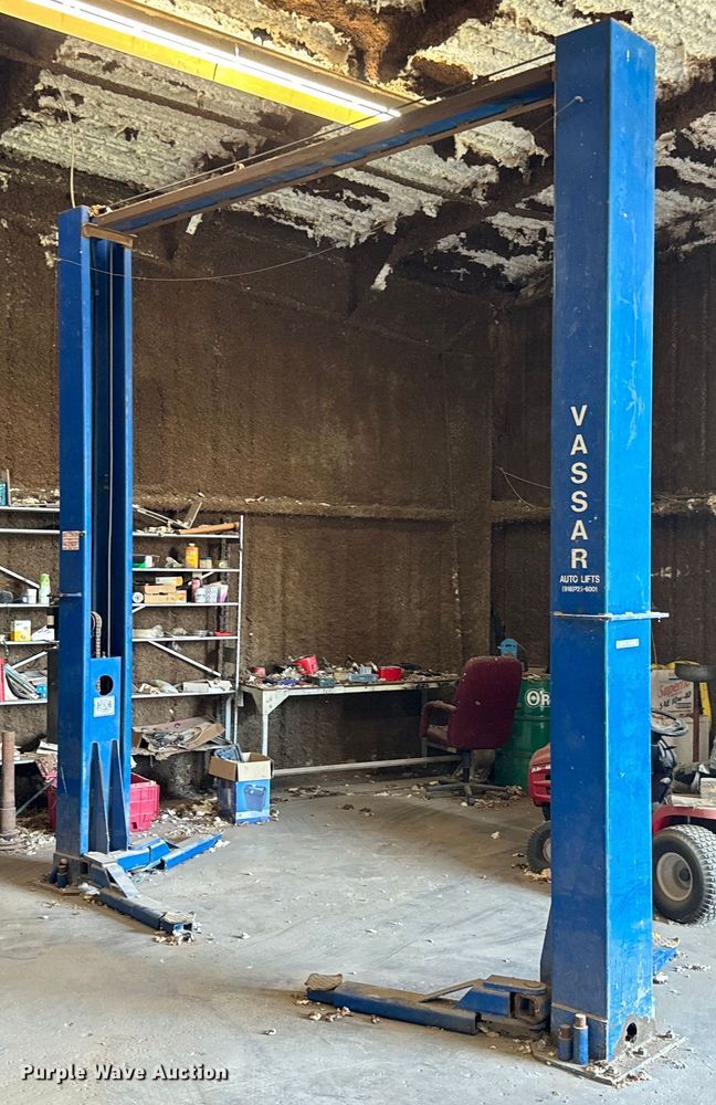 image for item NQ9775 Vassar  automotive lift