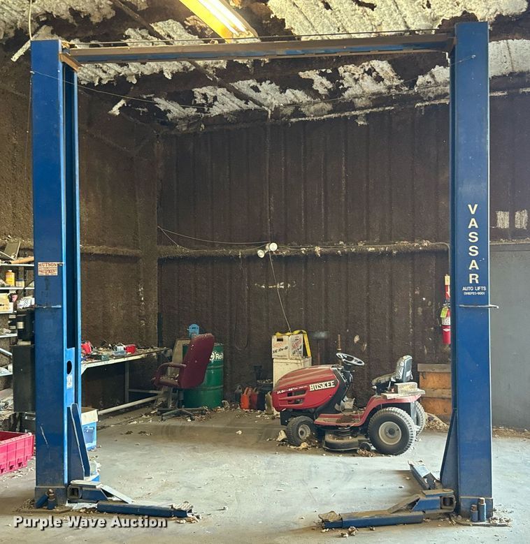 image for item NQ9775 Vassar  automotive lift