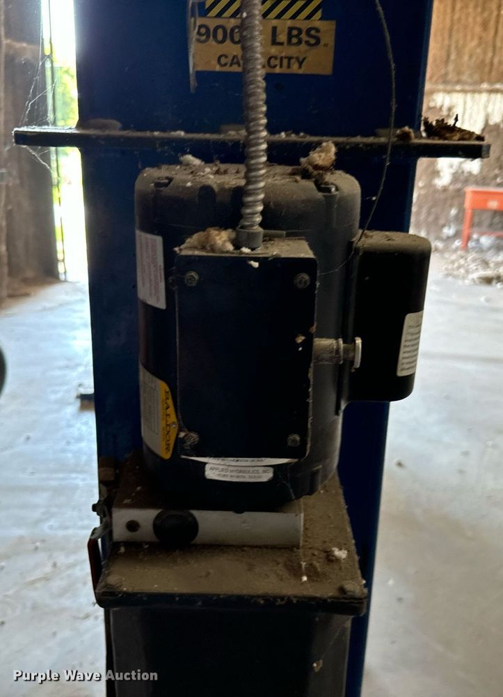 image for item NQ9775 Vassar  automotive lift