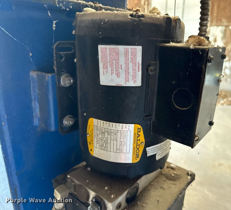 image for item NQ9775 Vassar  automotive lift