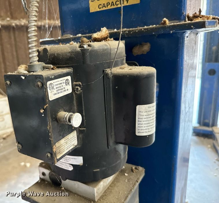 image for item NQ9775 Vassar  automotive lift