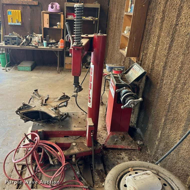 image for item NQ9776 Coats tire mount and balancer machines