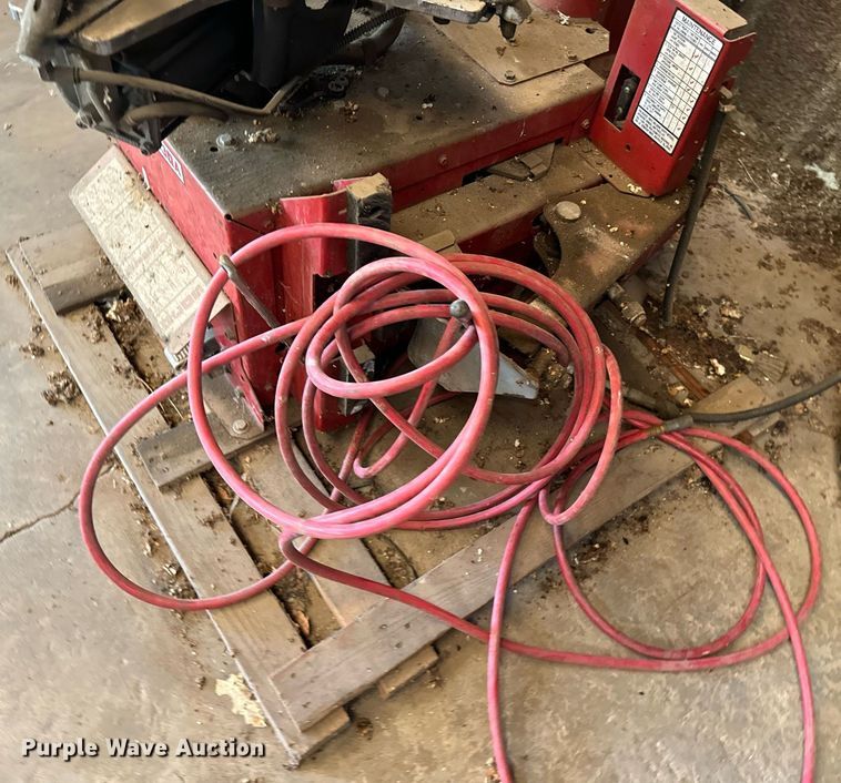 image for item NQ9776 Coats tire mount and balancer machines