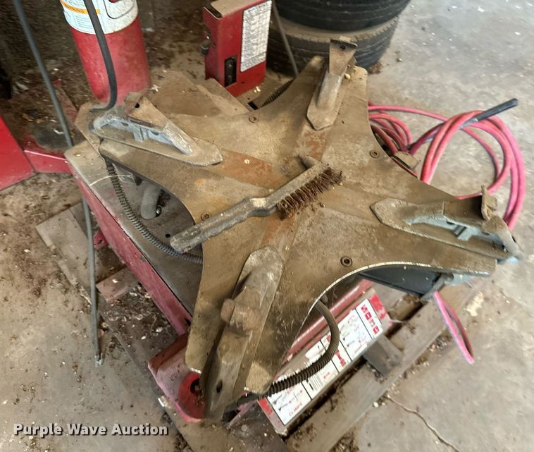 image for item NQ9776 Coats tire mount and balancer machines