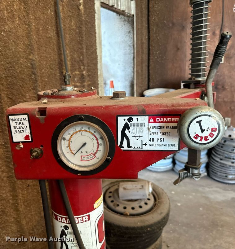 image for item NQ9776 Coats tire mount and balancer machines