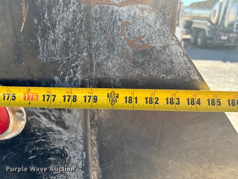 image for item NQ9781 2020 Mack Pinnacle Gold dump truck