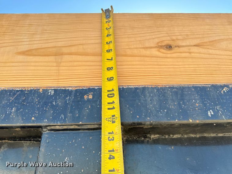 image for item NQ9781 2020 Mack Pinnacle Gold dump truck