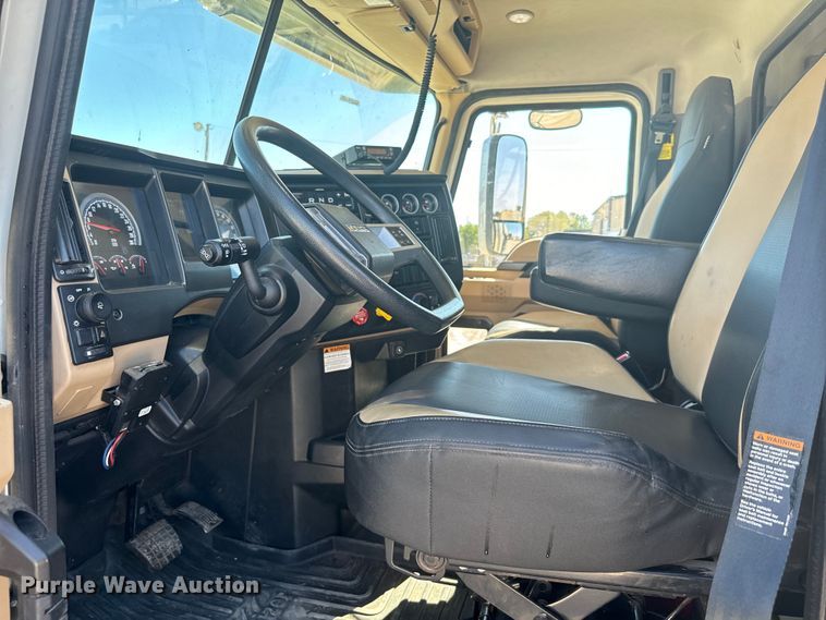 image for item NQ9781 2020 Mack Pinnacle Gold dump truck