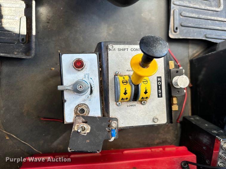 image for item NQ9781 2020 Mack Pinnacle Gold dump truck