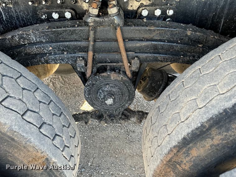 image for item NQ9781 2020 Mack Pinnacle Gold dump truck