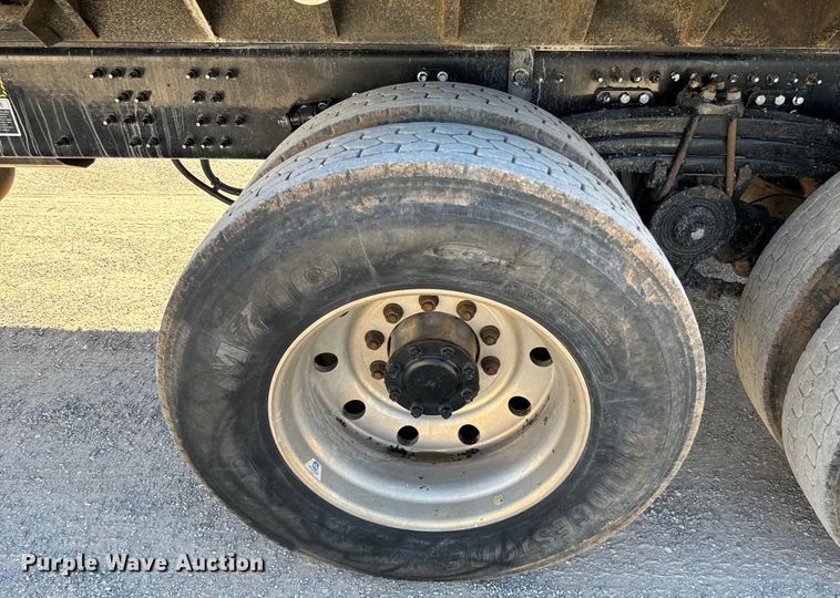 image for item NQ9781 2020 Mack Pinnacle Gold dump truck