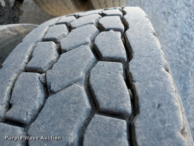 image for item NQ9781 2020 Mack Pinnacle Gold dump truck